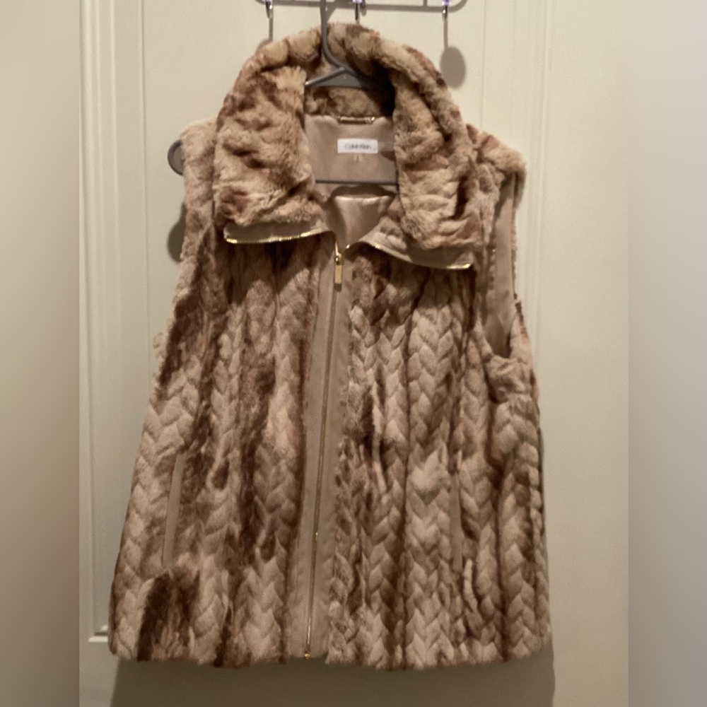 Calvin Klein , Large